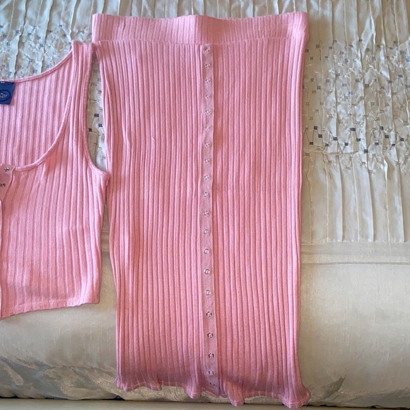 Matching Skirt Set - Picture 3 of 5